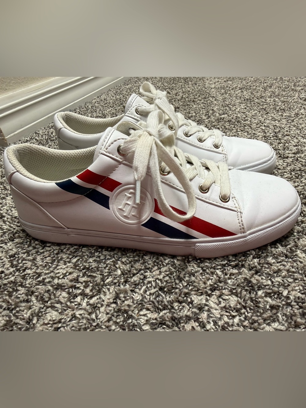 Tommy Hilfiger Sneakers - 8.5